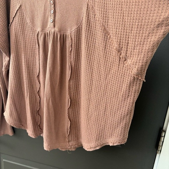 Free People Heartbreaker Thermal Oversized Babydoll Henley Buttoned Top Size L - Picture 6 of 8